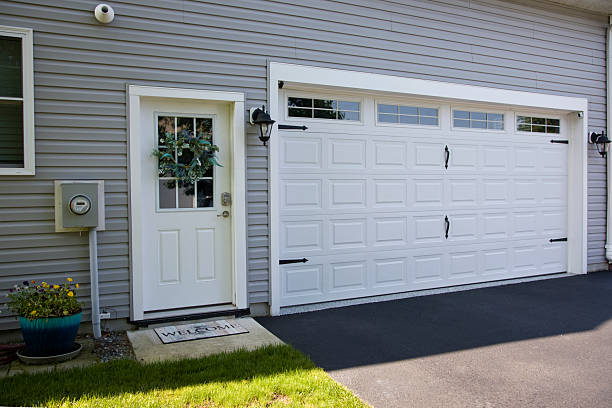 24/7 Emergency Garage Door Installation experts in Bacliff, TX